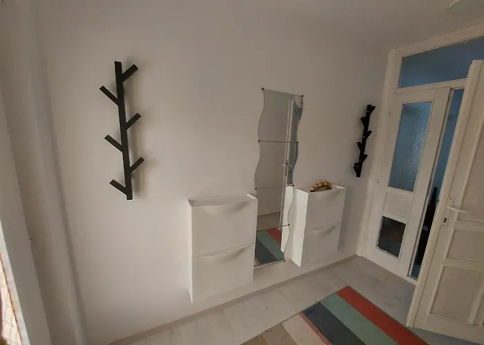 Апартаменти Mona *