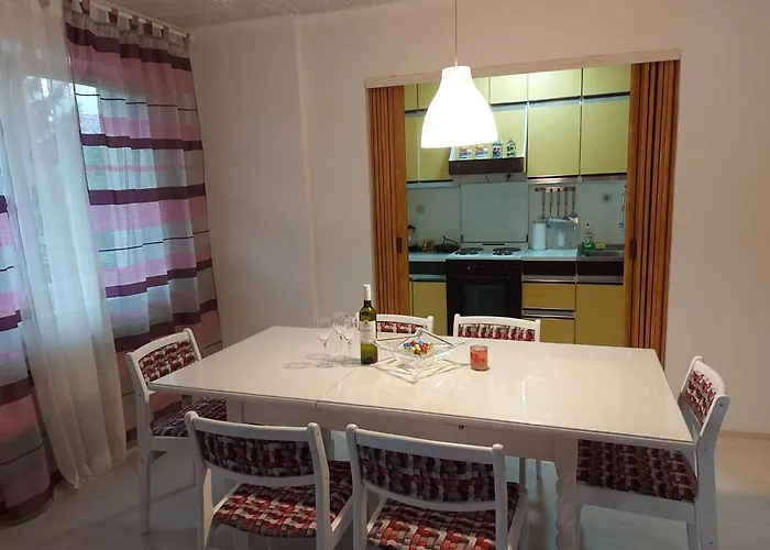 Apartament Mona